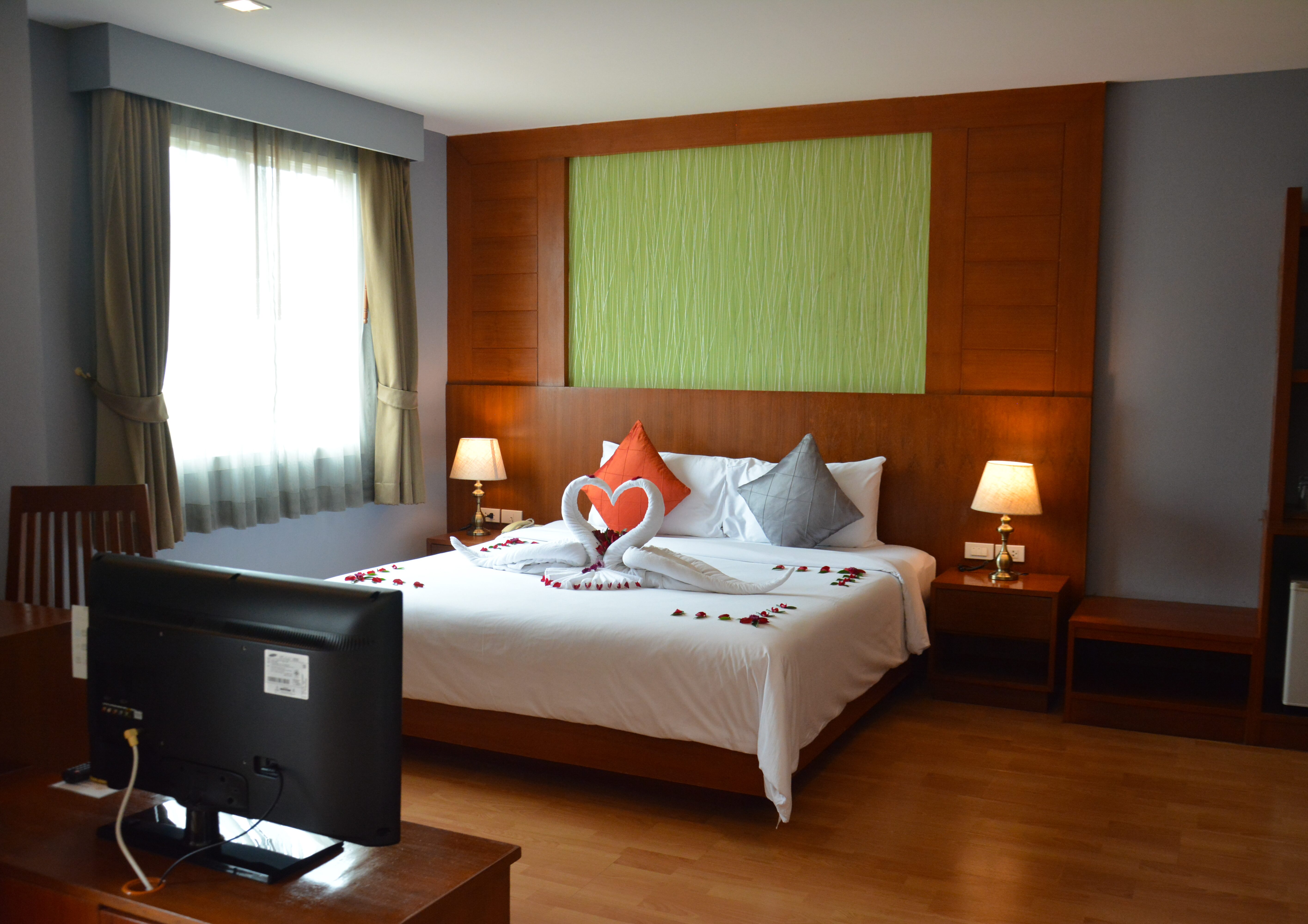 Deluxe Suite King City View